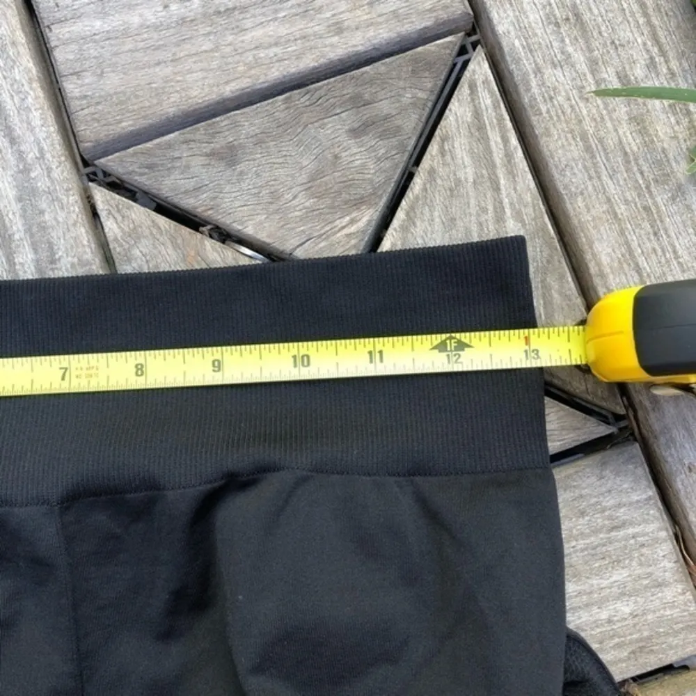 Gap Fit Motion Black Leggings Size M - Image 4