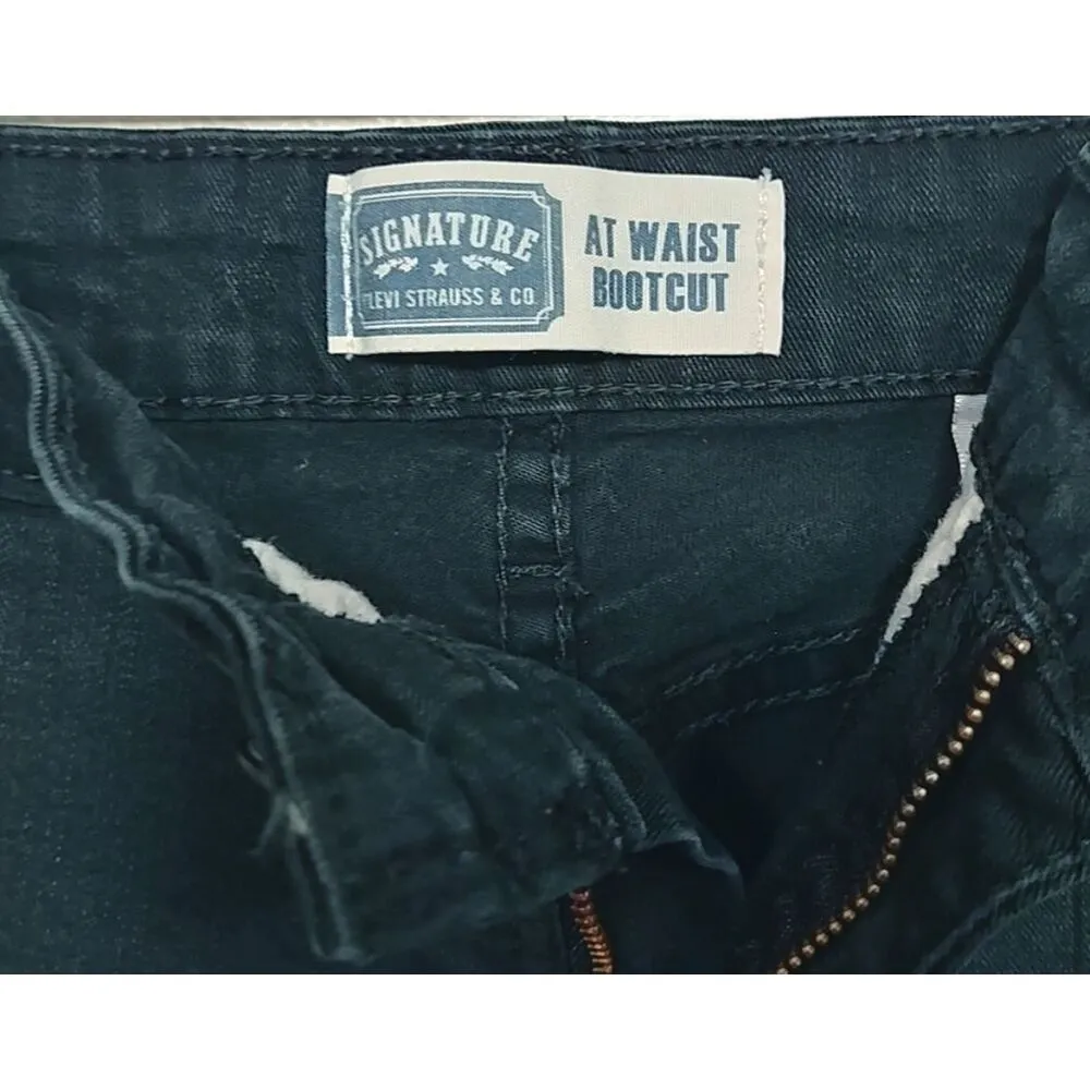 Levi's At the Waist Boot Cut Dark wash Jeans size 12- 28.5 inseam - Image 3