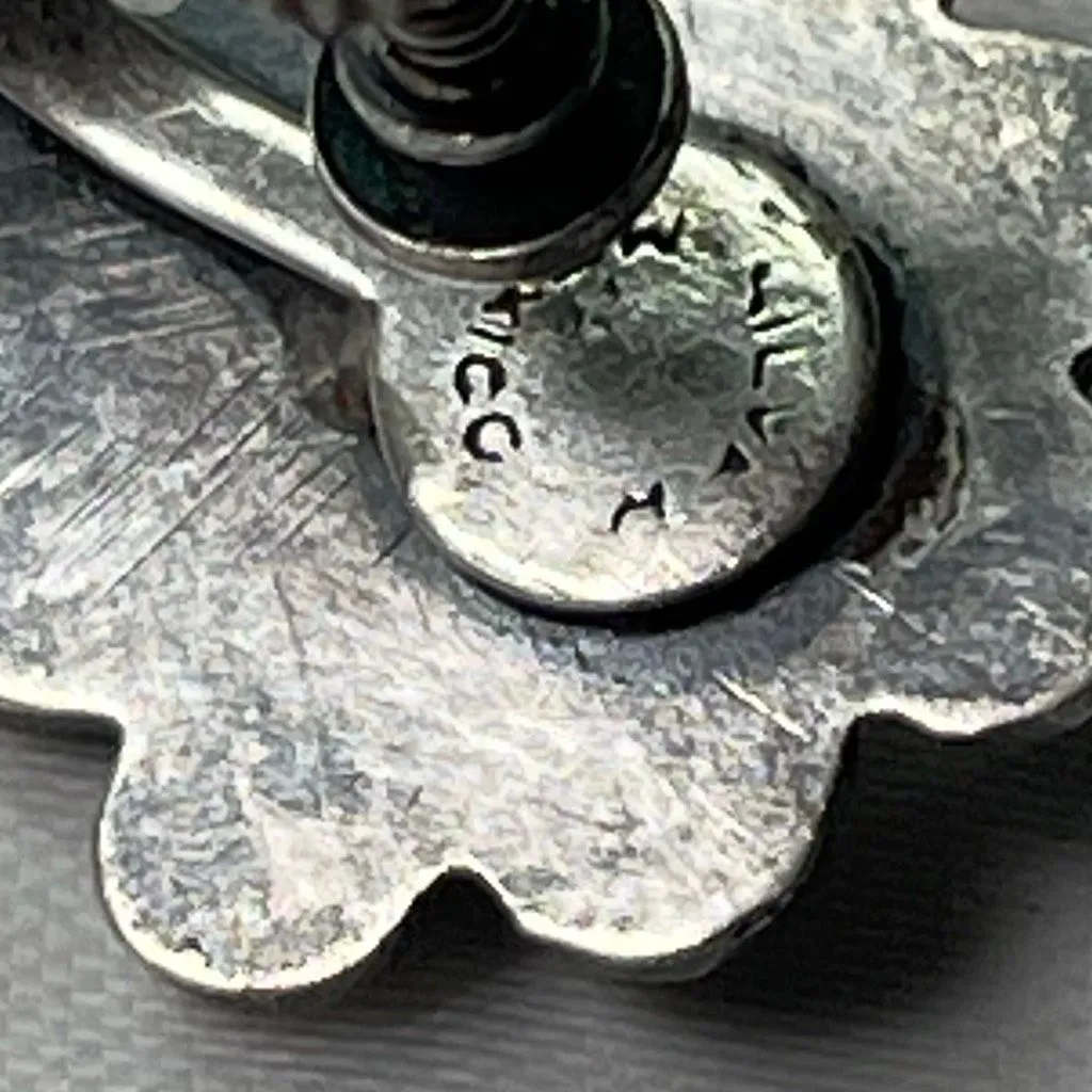 Mexico Vintage Silver screw back style floral earrings. - Image 5