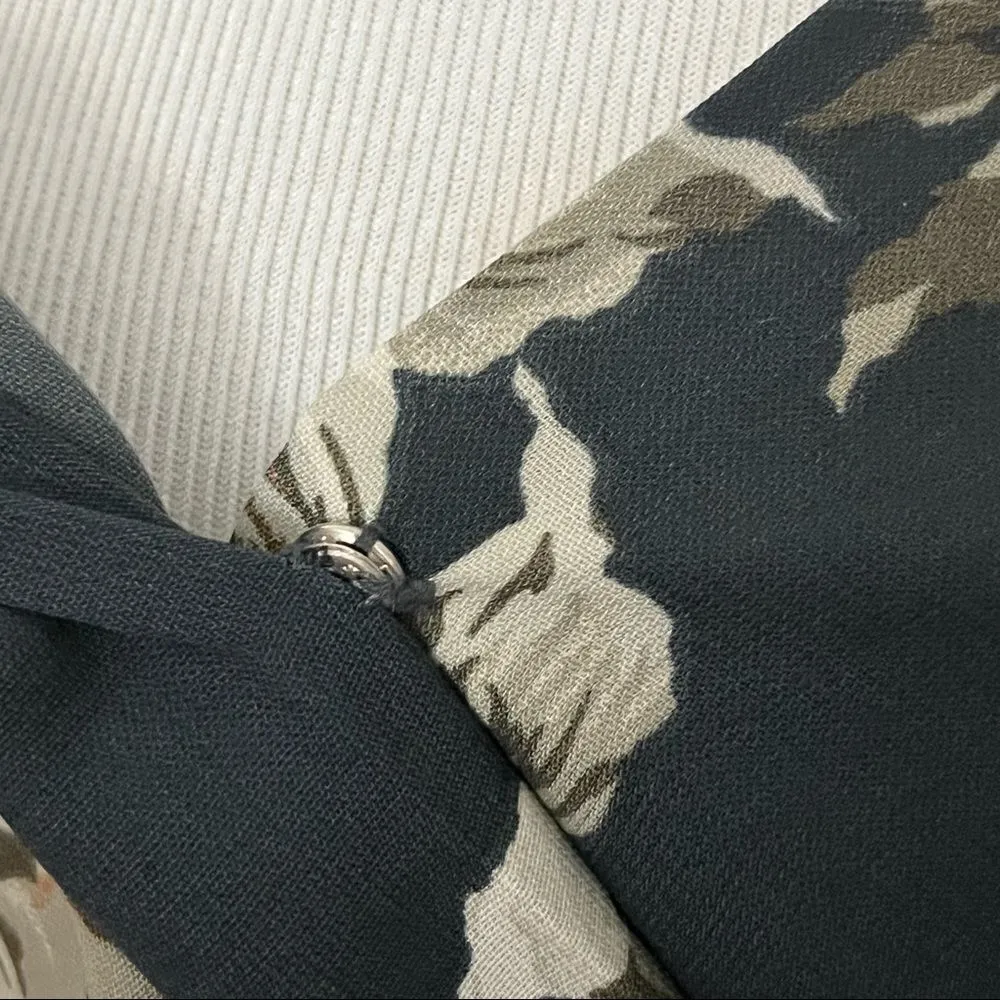 Lulu’s Prairie Daydream Floral Romper Washed Navy M - Image 5