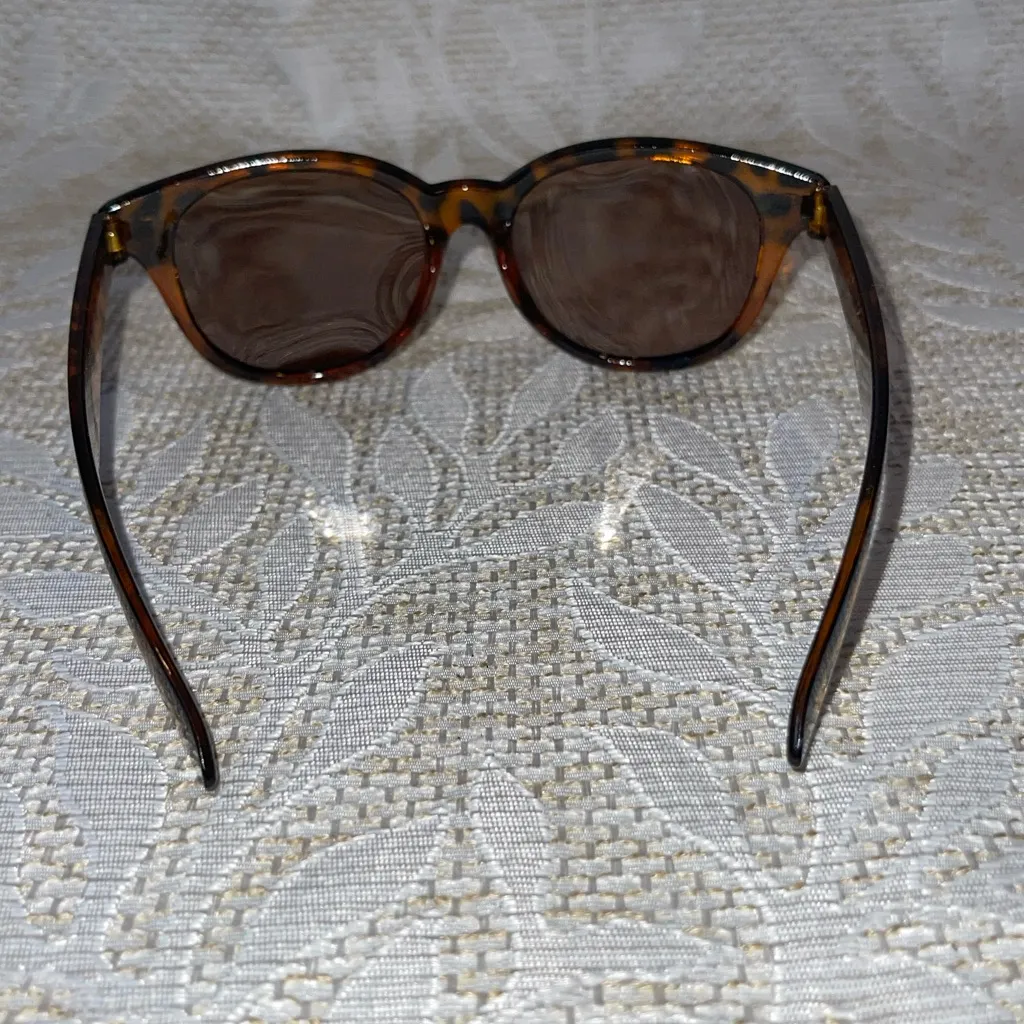 Tortoise Shell Sunglasses womens Brown - Image 4