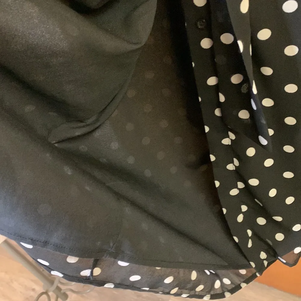 Who What Wear Black & White Polka Dot Lined Dress with Flutter Short Sleeves - Image 8