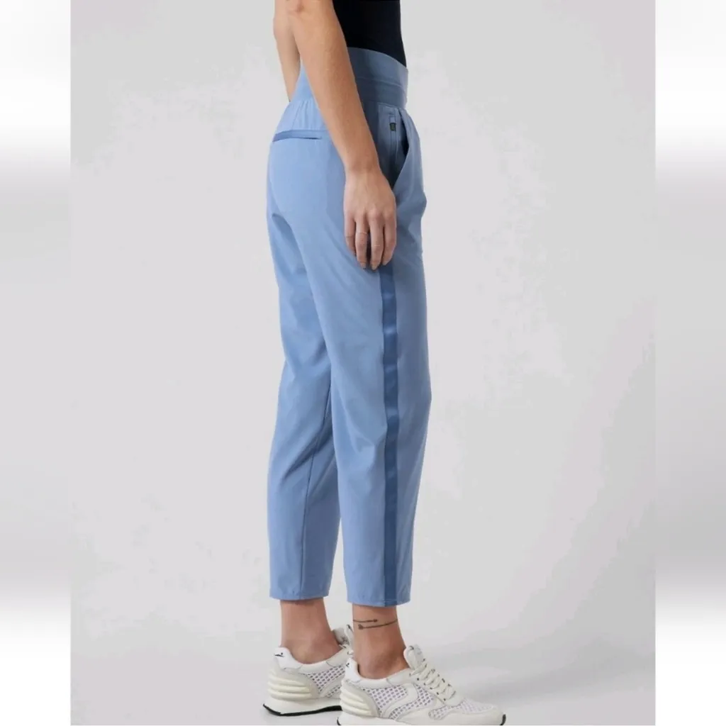 Athleta Nolita Slim Tapered Crop Pant Size 4 Semi Fitted Blue Elastic Waist - Image 2