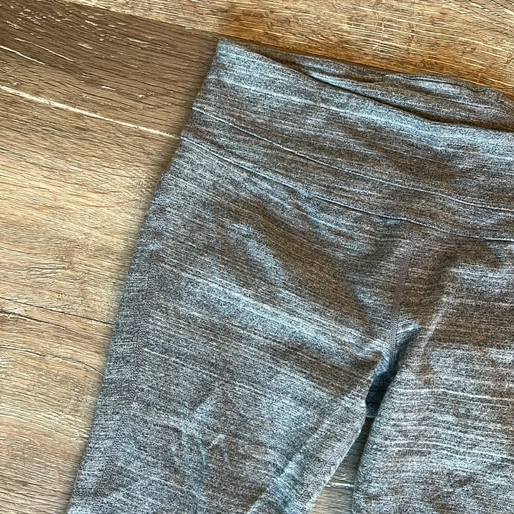 Grey Gap fit athletic Leggings - Image 5