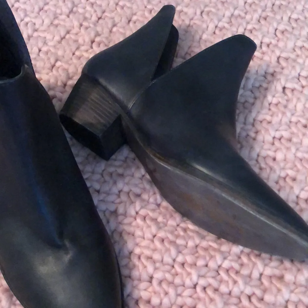 Free people cut out sides booties - Image 3