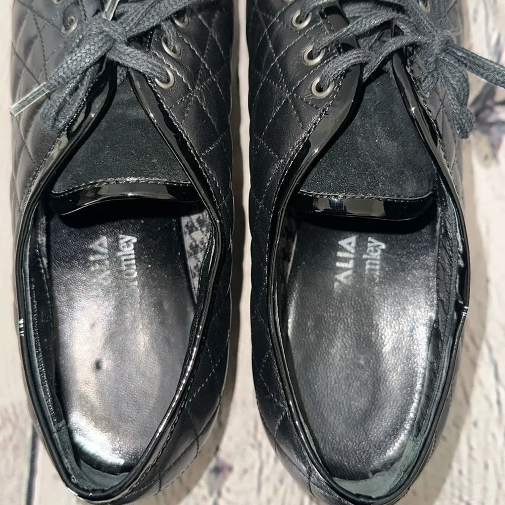 Aquatalia Women’s Quilted Leather Platform Oxford Sneakers - Image 11