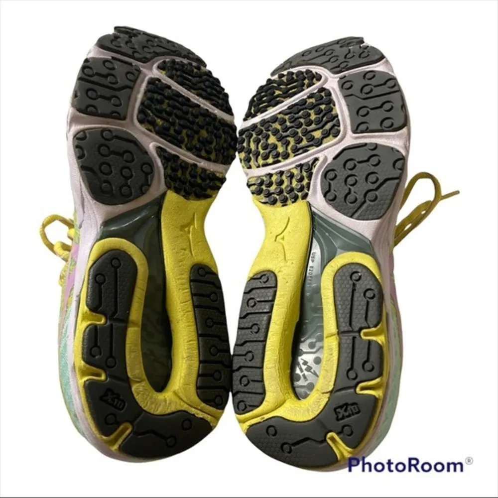 Mizuno Wave Sayonara Women's Size‎ 7 Running Shoes J1GD133068 Green Yellow Pink - Image 6