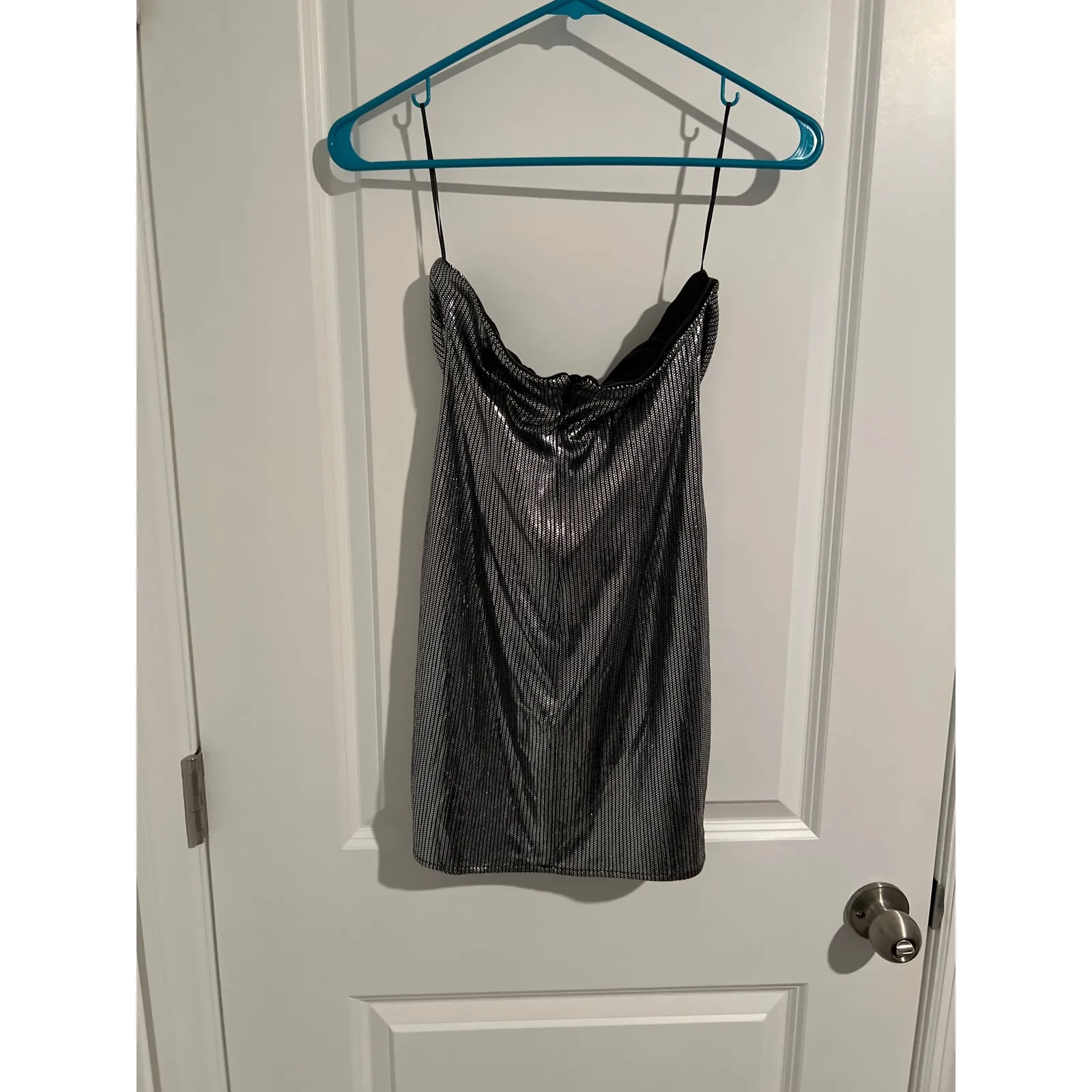 Princess Polly Shiny Strapless Dress – Size 6 - Image 5