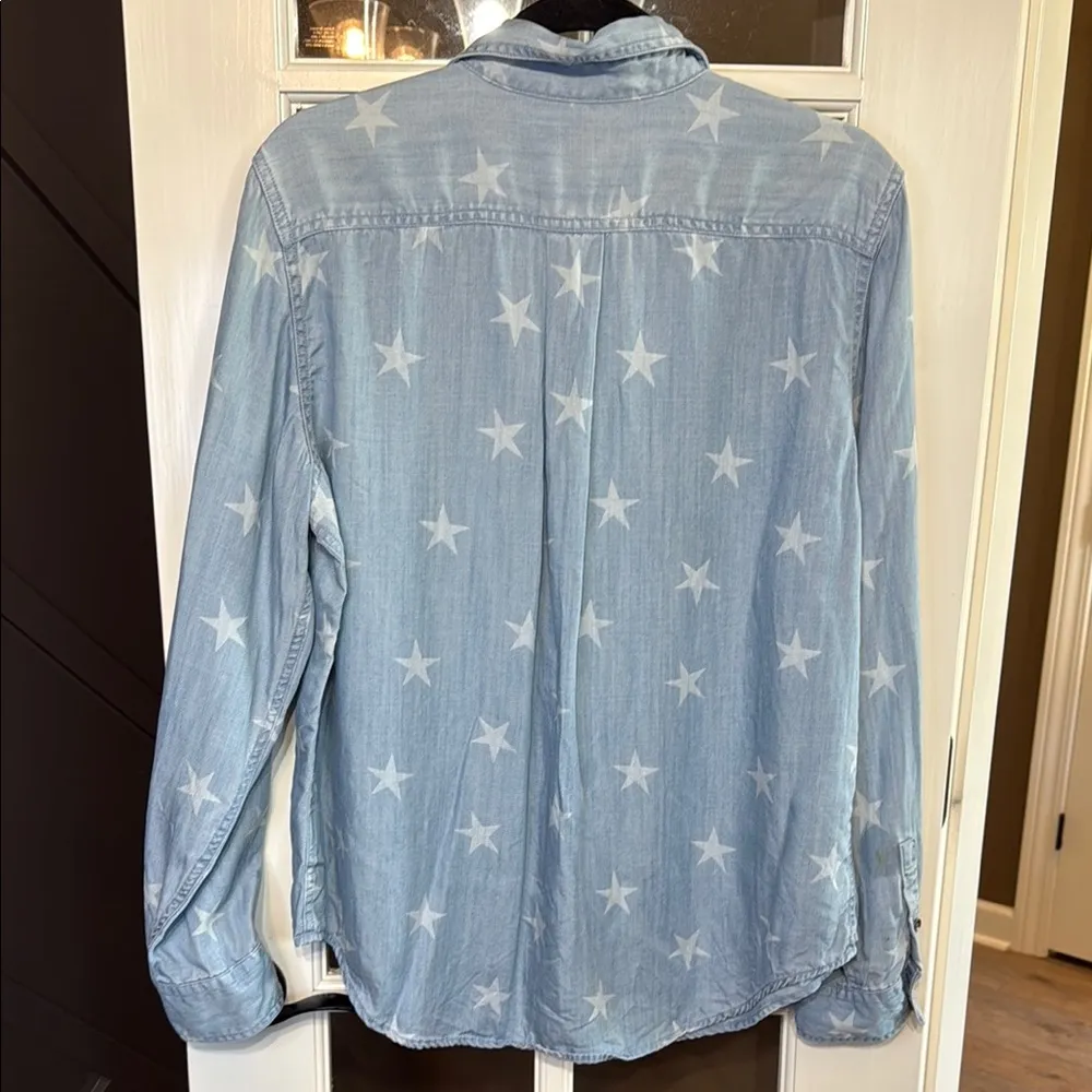 CHAPS Blue Chambray w/ White Stars Button Front Blouse Size Large - Image 3