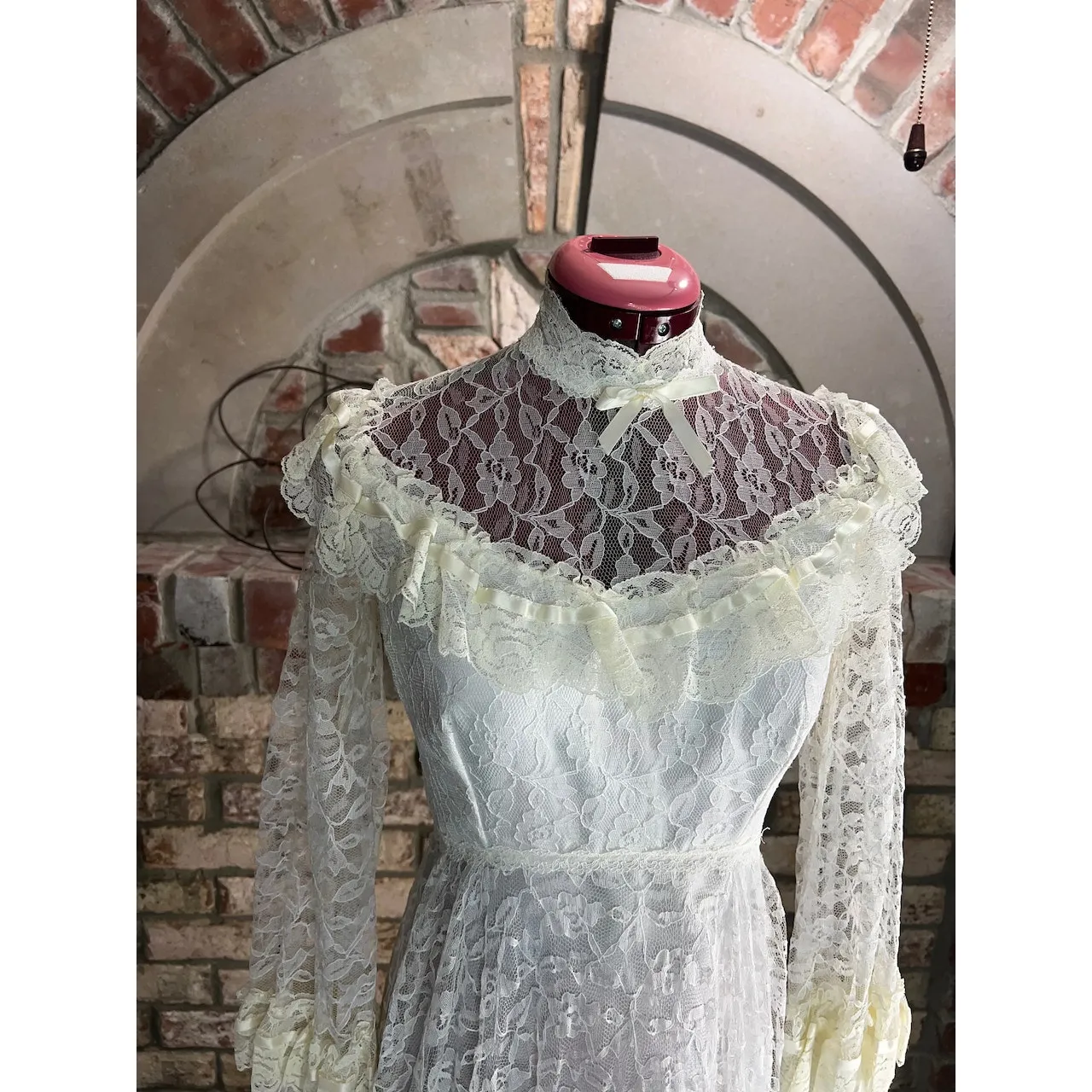 Wedding dress 1970s boho bishop sleeves ruffle train white cream Size 10 - Image 3