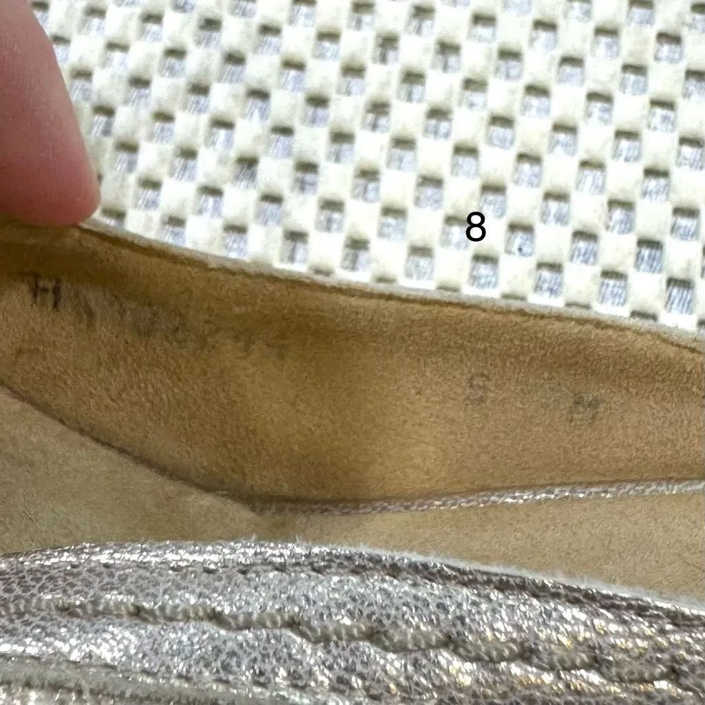 Stuart Weitzman Gold-Tone Leather Low Heel Peep Toe Bow Mules Size 8 - Image 8