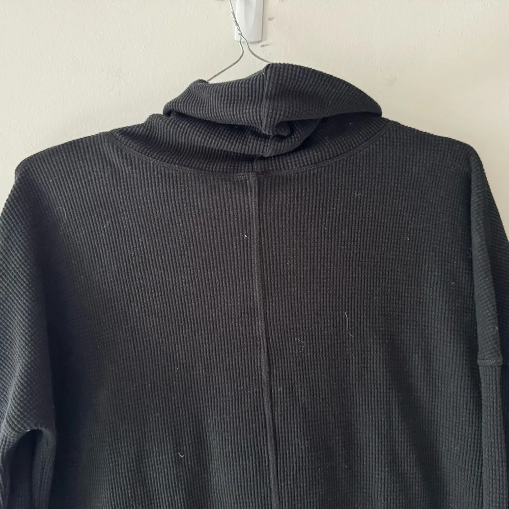 The Group Babaton Aritzia Thermal Cowlneck Turtleneck Waffle Knit in Black Large - Image 9