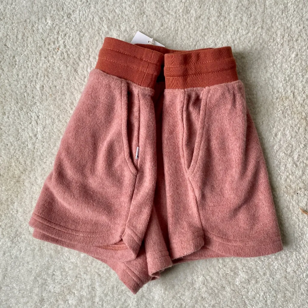 FEAT CLOTHING BlanketBlend Fleece Drawstring Lounge Shorts in Cayenne - Image 7