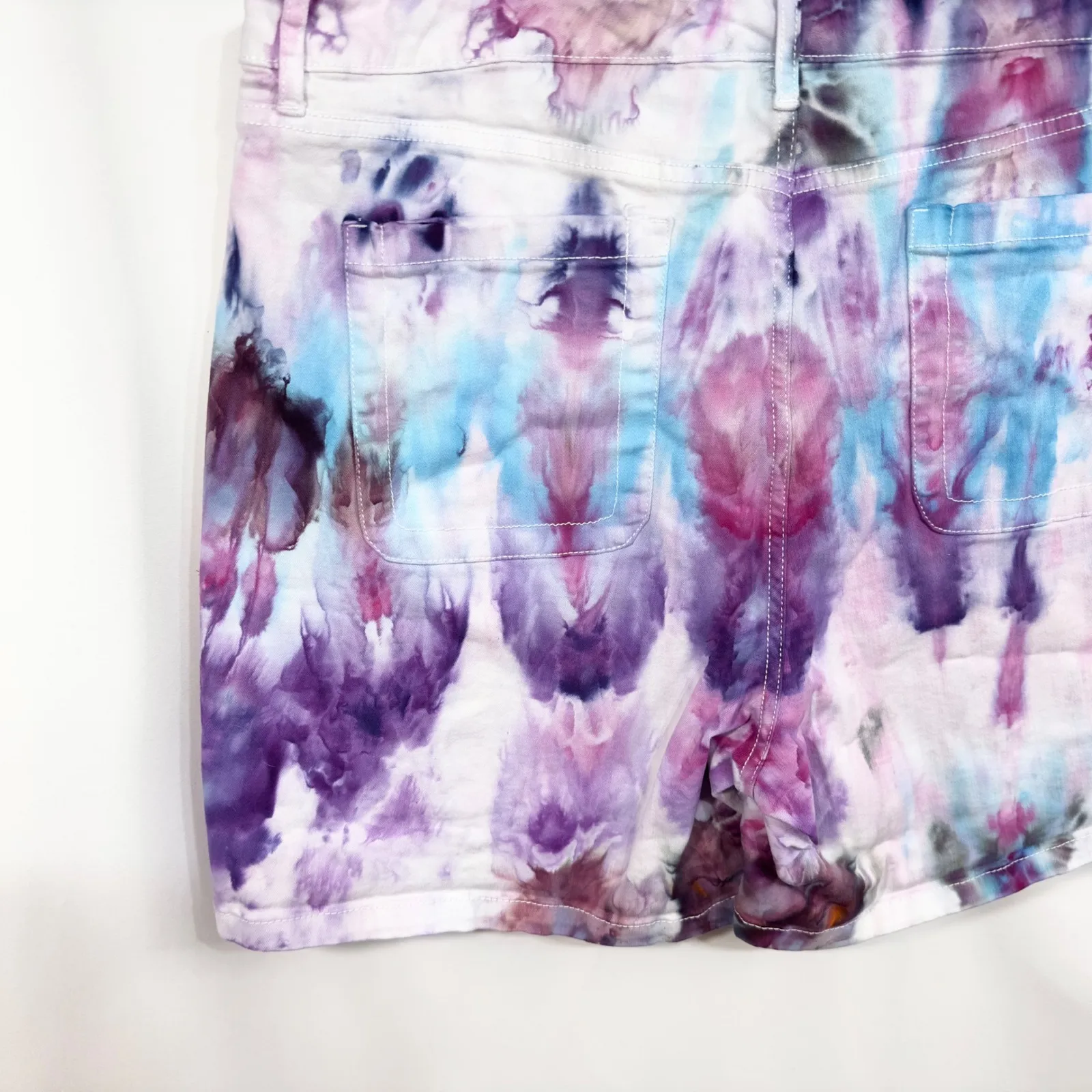 Gloria Vanderbilt Plus Sz 18 Denim Shorts Handmade Tie Dye Purple Pink Blue‎ 944 - Image 5