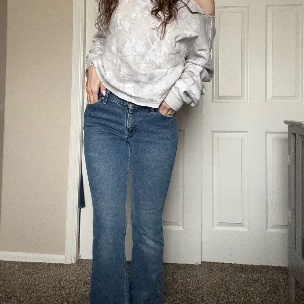 Vintage Levi’s 517 Boot Cut Jeans Sz 4 - Image 3