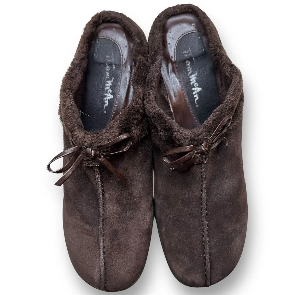 Thom McAn Women's Brown Suede Clogs Faux Fur Lining‎ Bow Detail Slip - Image 9