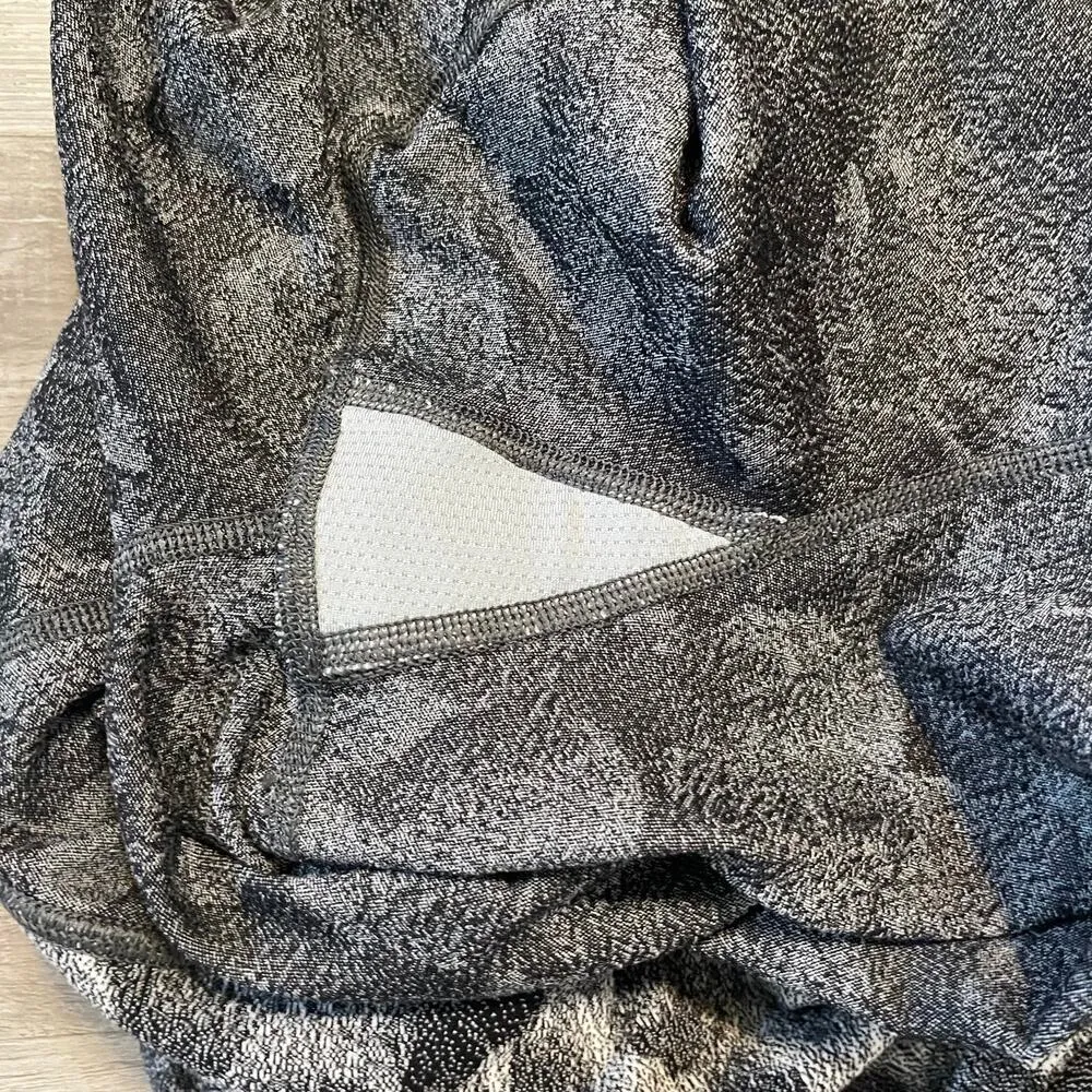 Athleta Elation Textured Tights in a Chakra Floral Black/Seasalt pattern. Sz sm - Image 12