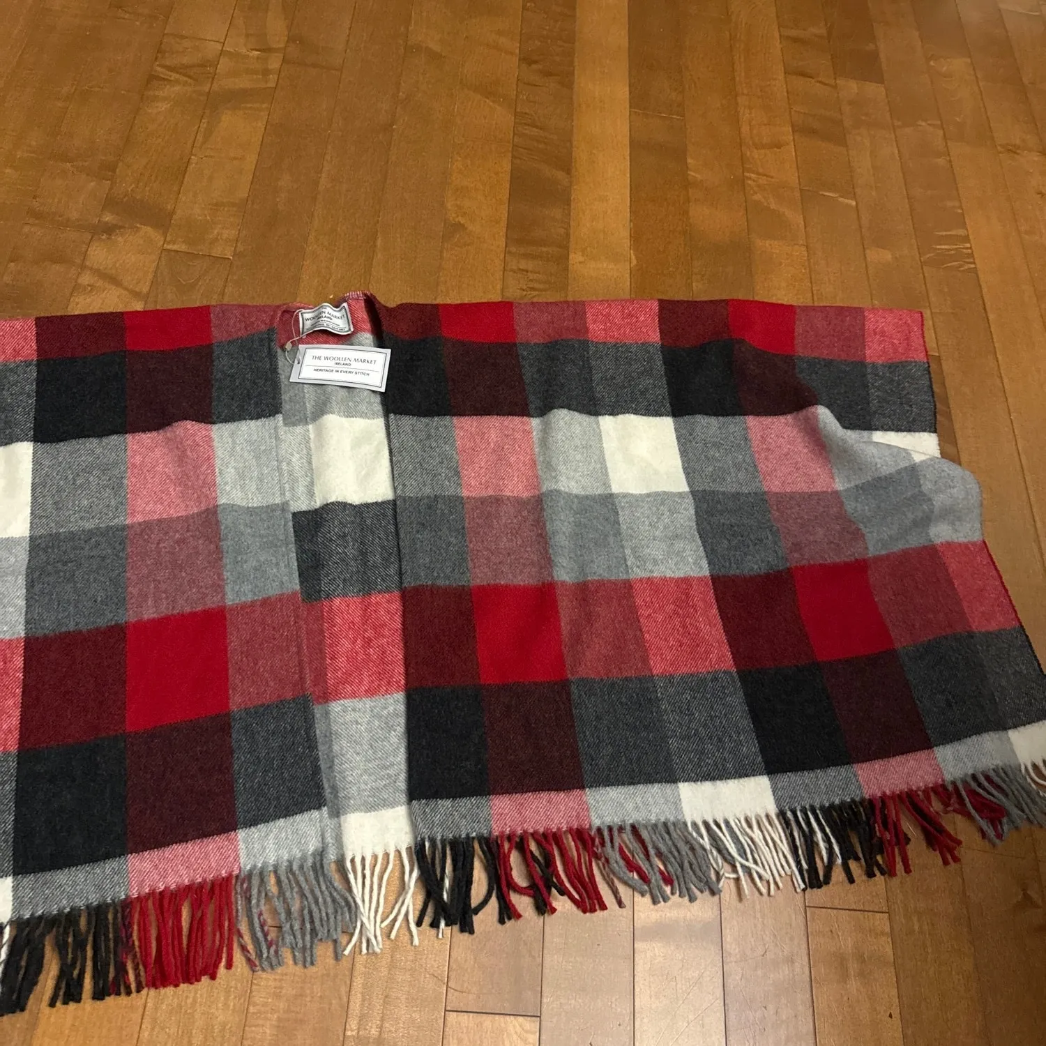 NWT 2010s Irish Lambswool Tartan Cape Scarf Woollen Market Ireland Small - Image 12