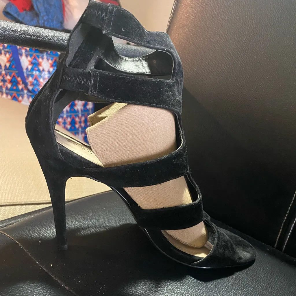 Rouge Helium Faux Suede Elegant Black Stiletto Heel Sandals Size 8 1/2 - Image 7