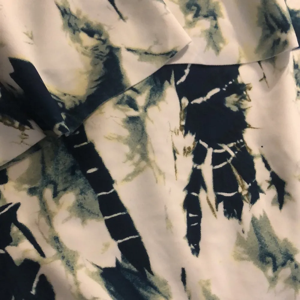 NWT boohoo Plus Rosie Marble Print Drape Sleeve Swimsuit, size 16 - Image 3