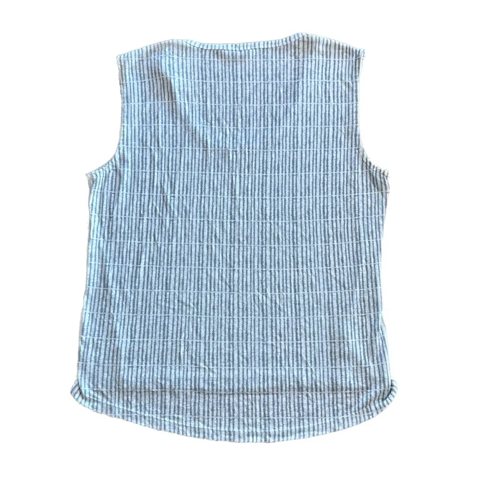 Athleta Breezy Muscle Tank Medium Gray and White - Image 4