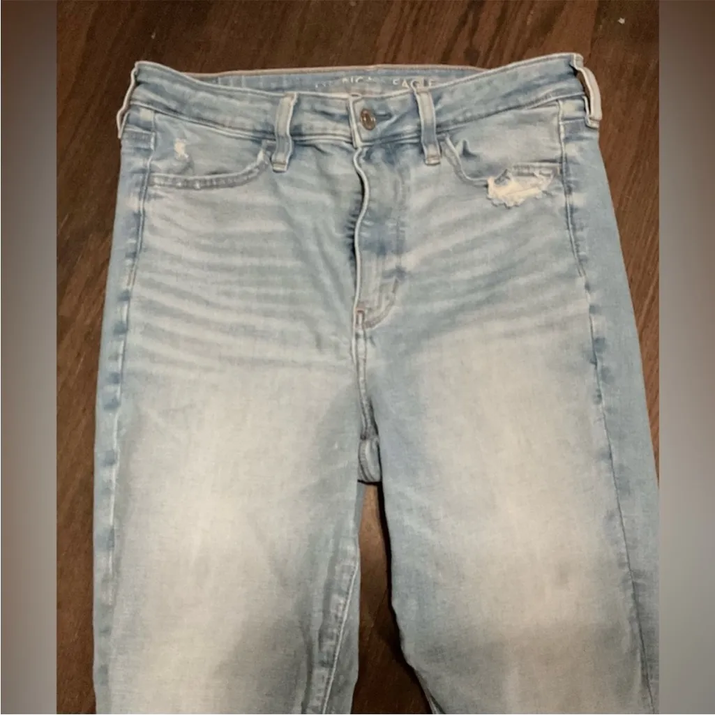 American Eagle Outfitters Light Wash Blue Ripped Skinny Jeans Raw Hem Distrissed - Image 4