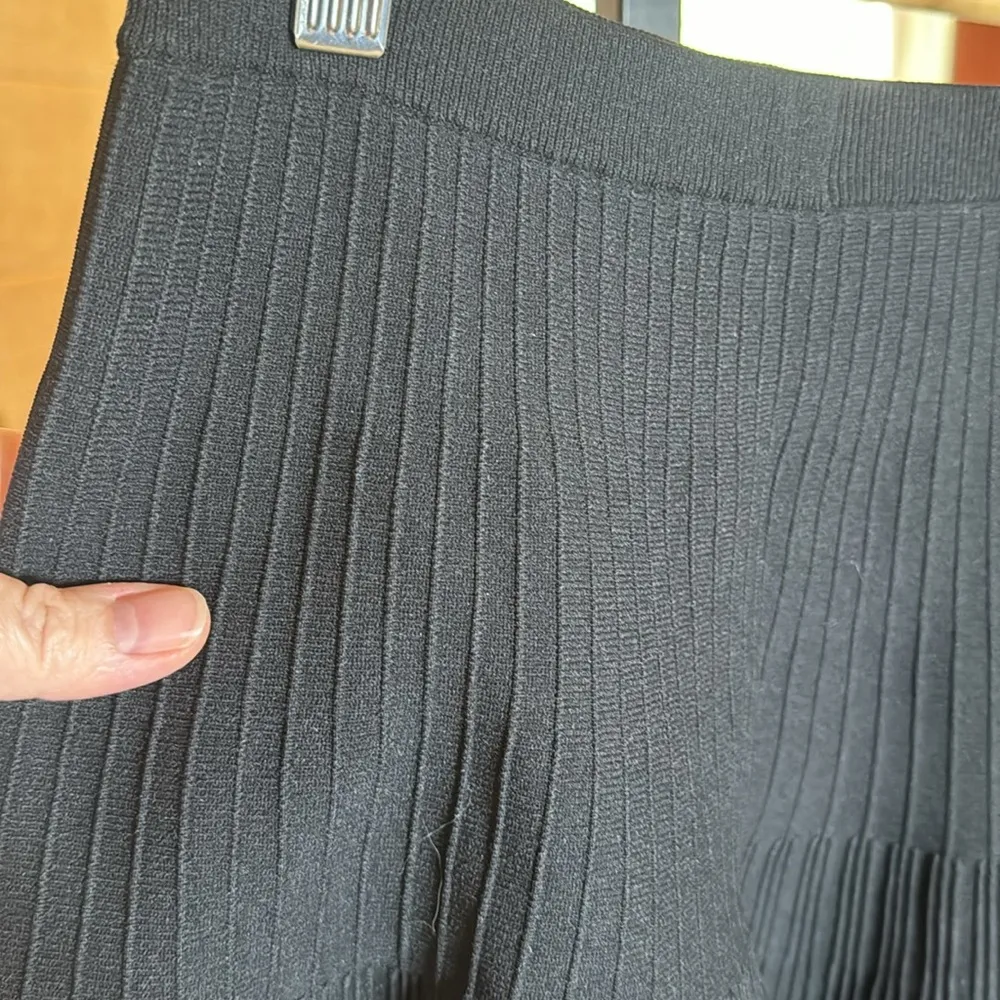 Olivaceous Black Ribbed Textured Circle Skater Skirt Size Medium - Image 2