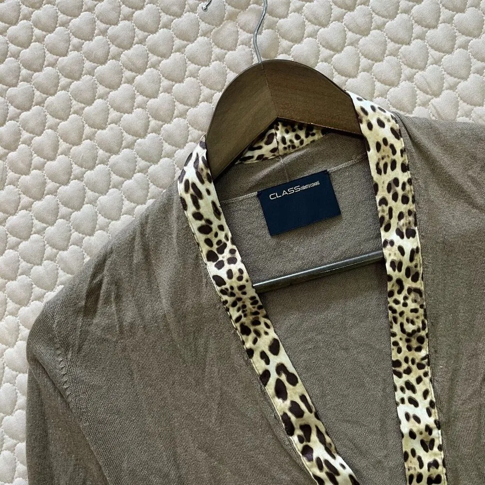 Class ROBERTO CAVALLI Silk Leopard Decorated Bolero Cardigan Size US2 - Image 2