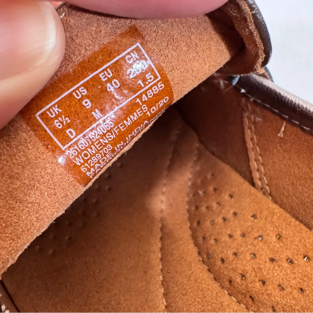 Clarks Collection Silver Leather Penny Loafers Womens 9 Comfort Shoes Classic - Image 2