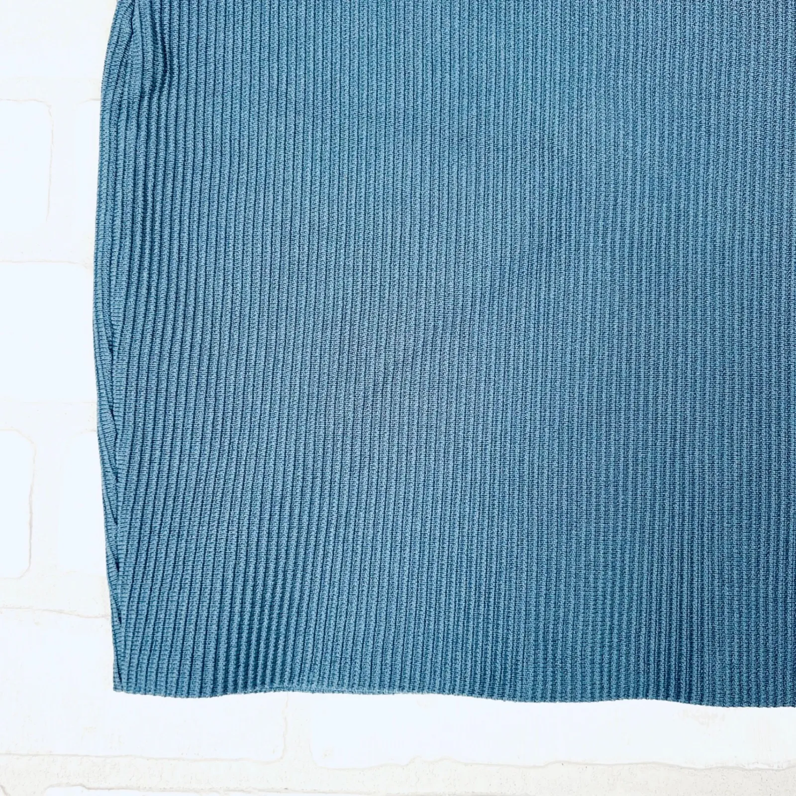 Aritzia Babaton Sculpt Knit Mini Skirt Blue, Size Medium, Excellent‎ Condition - Image 3