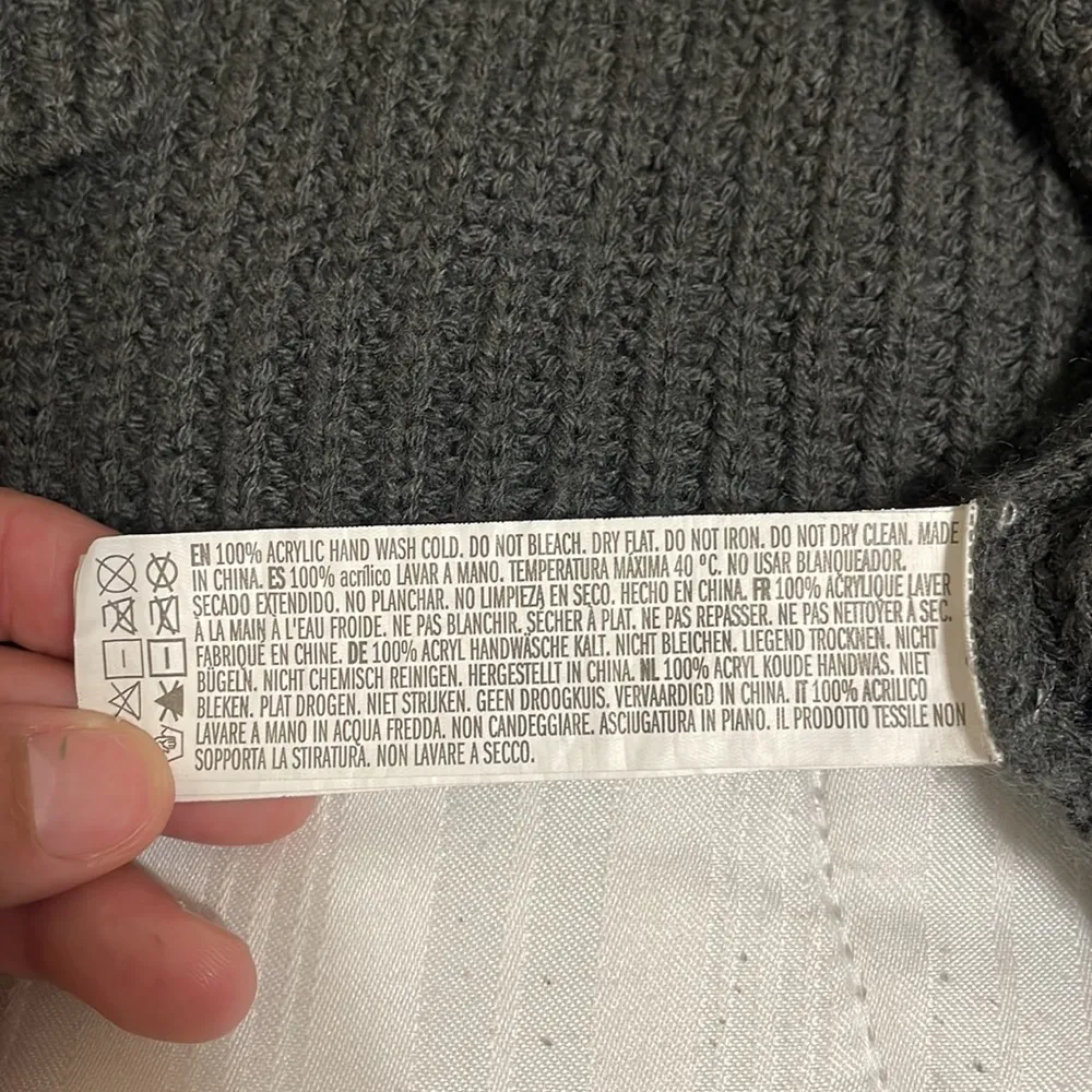 Forever 21  sweater - Image 4