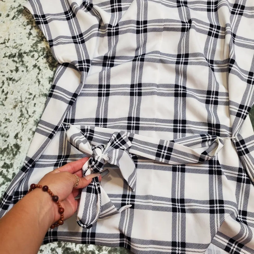 Ann Taylor Square Print Top W/ Belt - Image 6