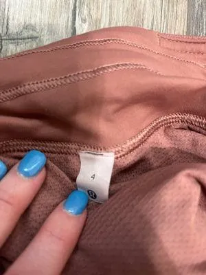 Lululemon Find Your Pace  Shorts - Image 4