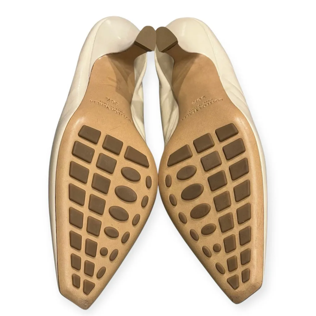 NIB Bottega Veneta Spike Chain Crinkled Leather Pumps in Sea Salt Size 36.5 - Image 14