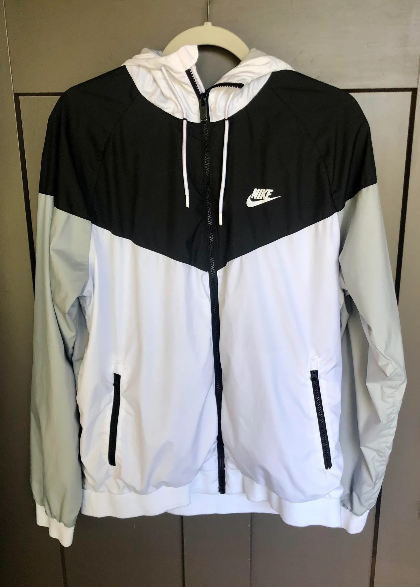 Nike Men’s Windbreaker  - Image 2