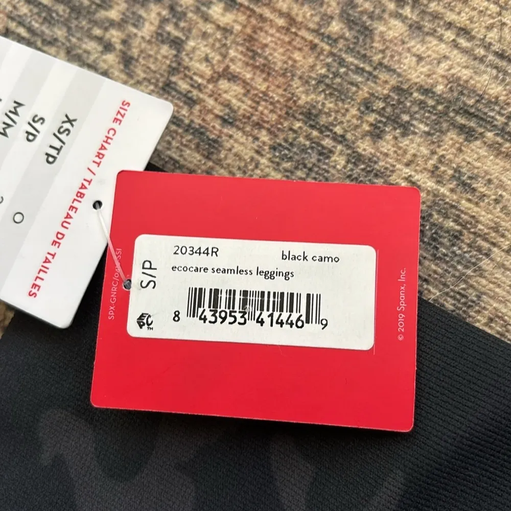 SPANX Seamless Leggings Black Camo Size S - Image 5