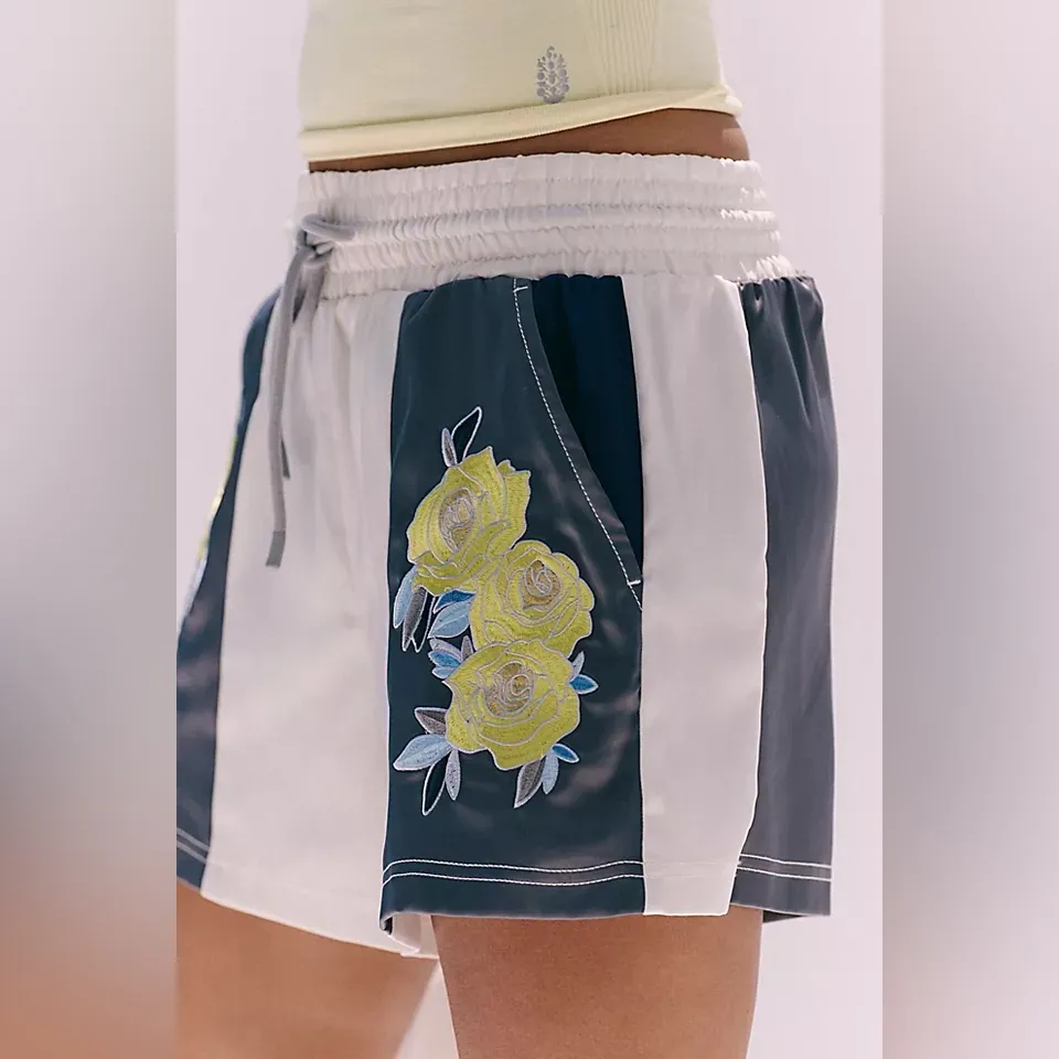 Free People in the ring shorts size medium NWT Gray - Image 4