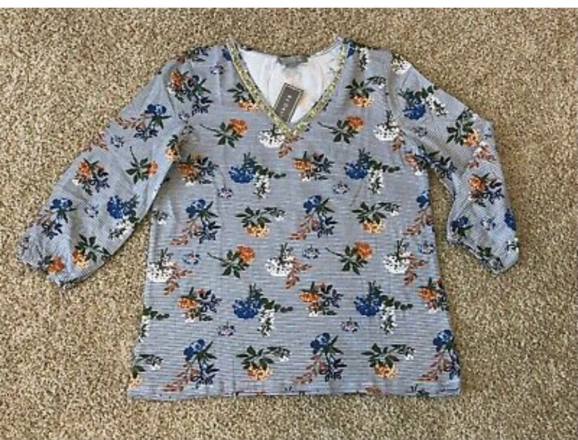 NWT Sz S  Fabulous Knit Top W Rhinestones & Chain Details - Image 3