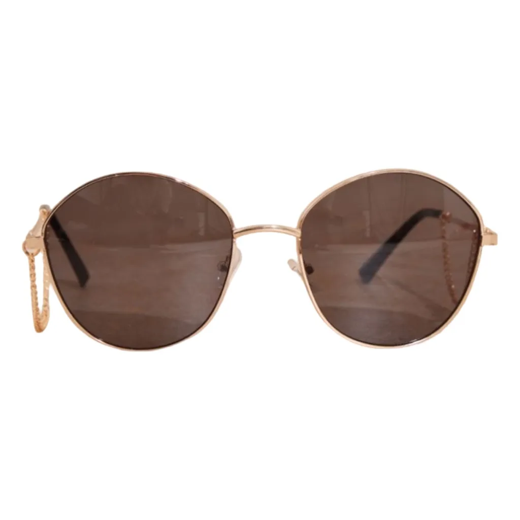 PRETTYLITTLETHING Black Dangly Chain Detail Round Frame Sunglasses - Image 3