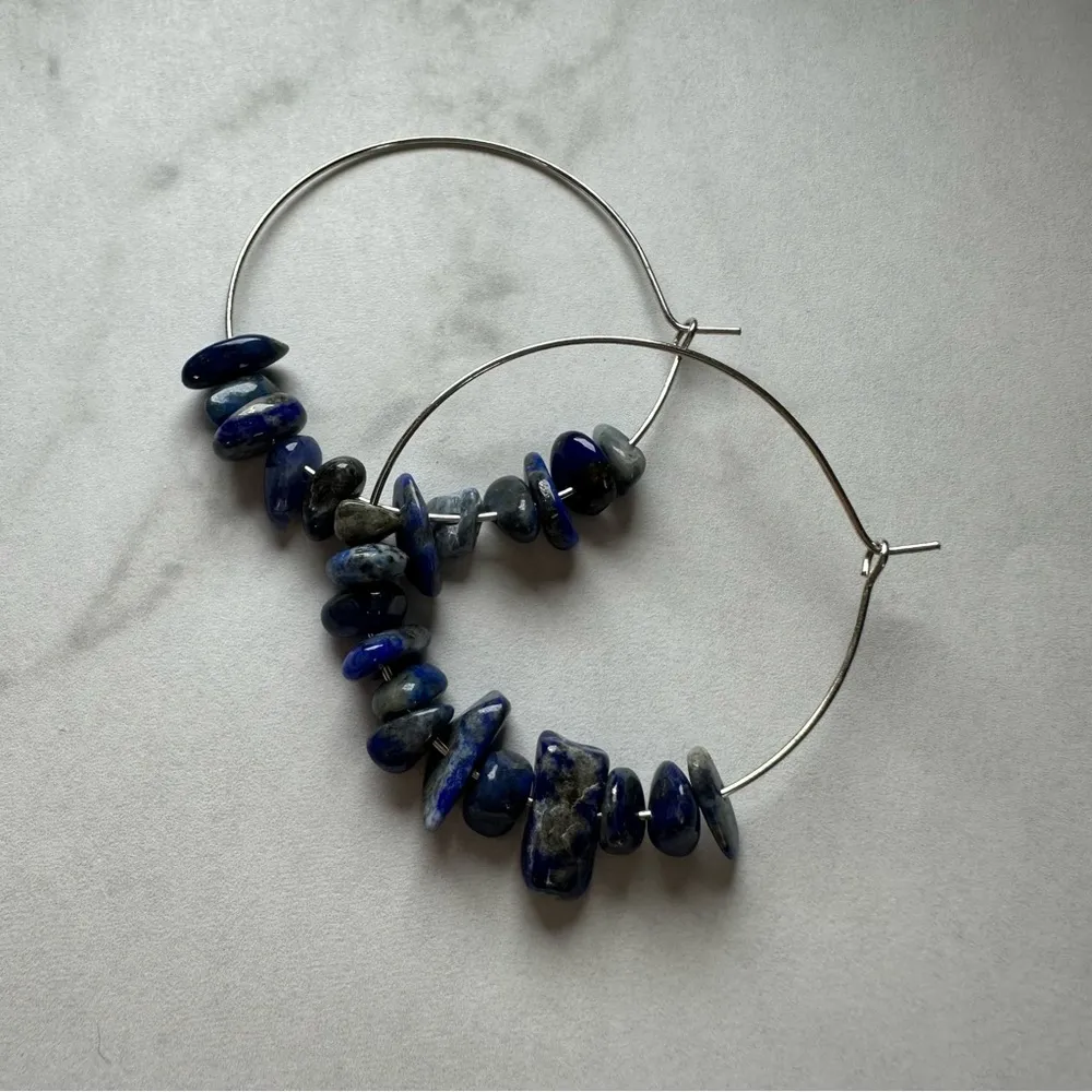 Lapis Lazuli Gemstone Stone Chip Silver Hoop Earrings Blue - Image 2