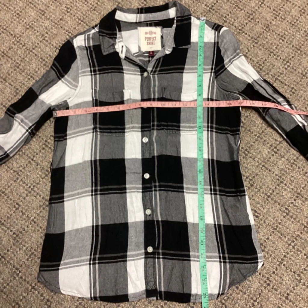 SO Perfect Shirt Black White Plaid Flannel Long Sleeve Button Shirt * Juniors S - Image 4