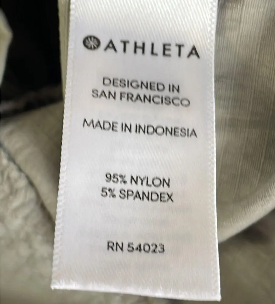 Athleta Grey Trekkie 4" Silver Grey
Hiking Shorts - Image 7