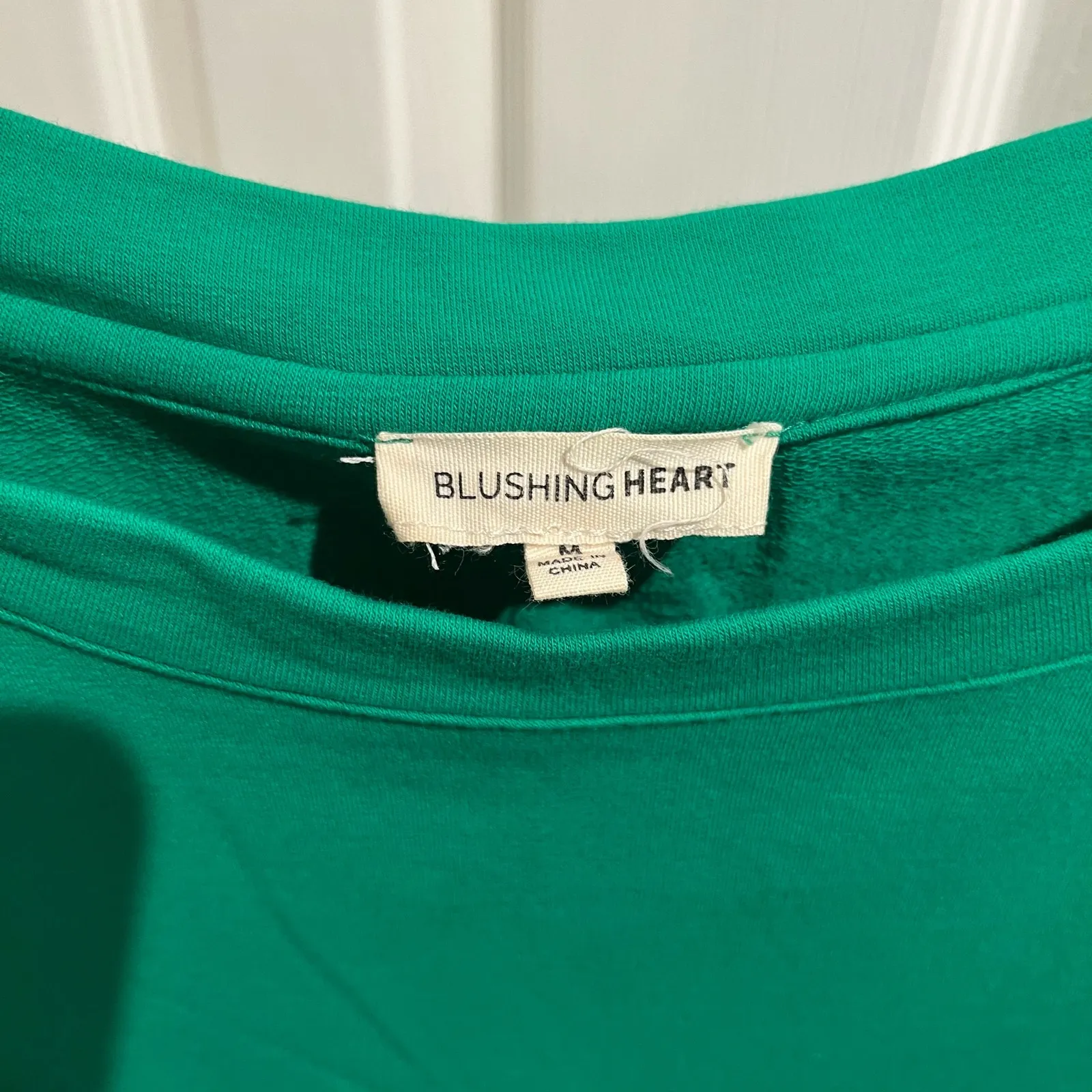Blushing Heart Women’s Kelly Green Elastic Balloon Sleeve Sweatshirt Size M Size M - Image 3