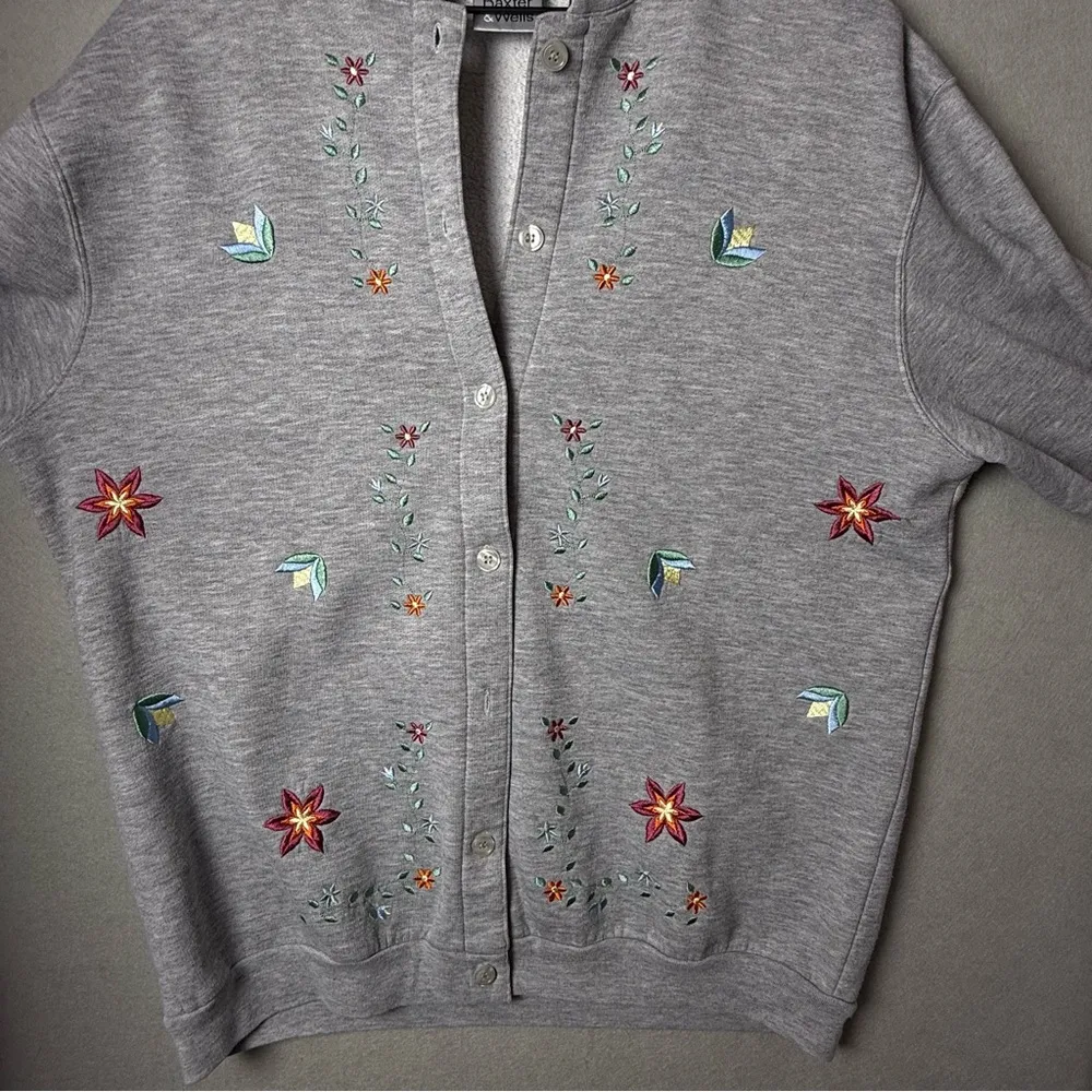 Baxter & Wells Women’s Embroidered Applique Flowers Fleece Button Up Cardigan L Gray Size L - Image 3