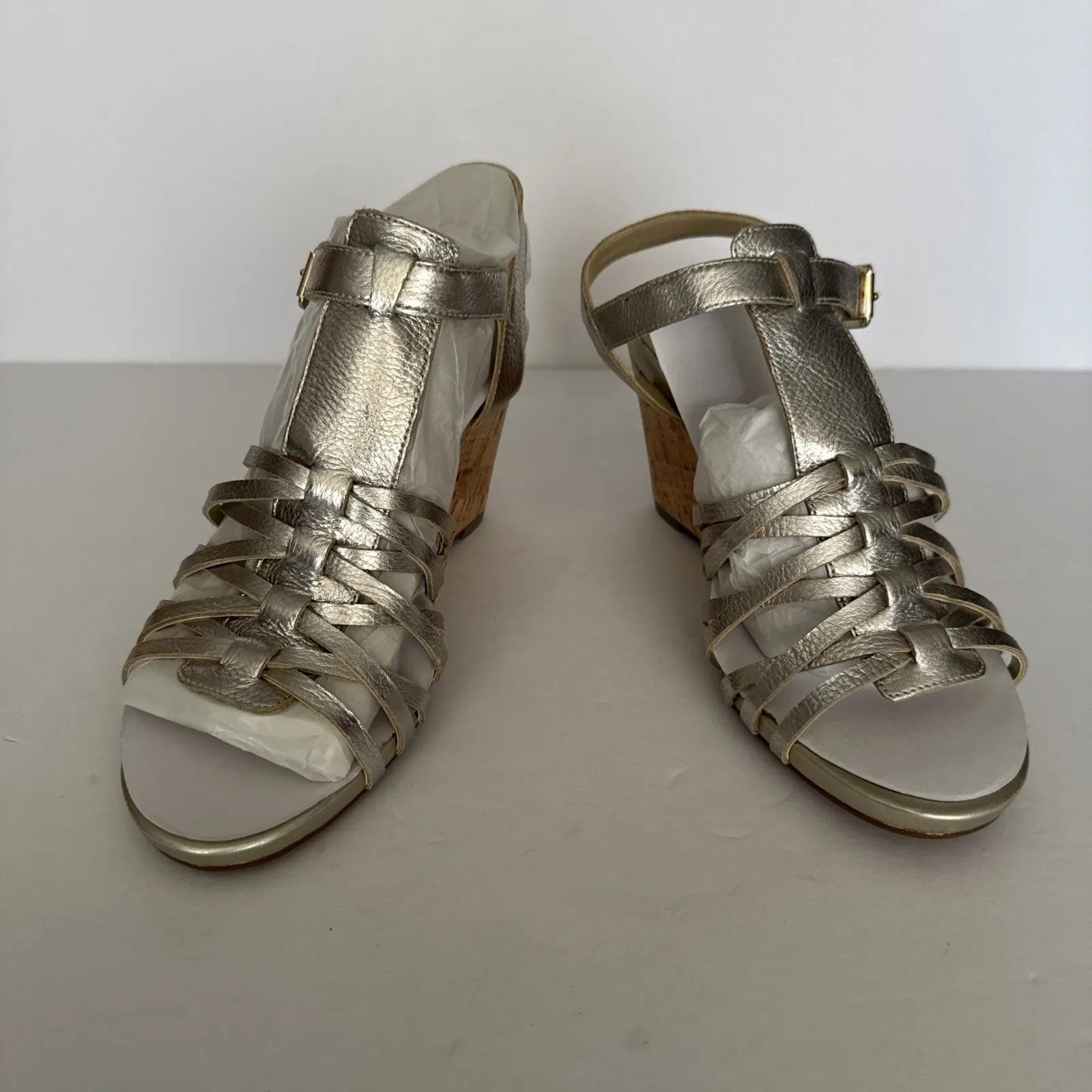 Issac Mizrahi Live Sandals‎ Gold Leather Simmer Cork Wedge Strap Shoe Size 8 W - Image 4