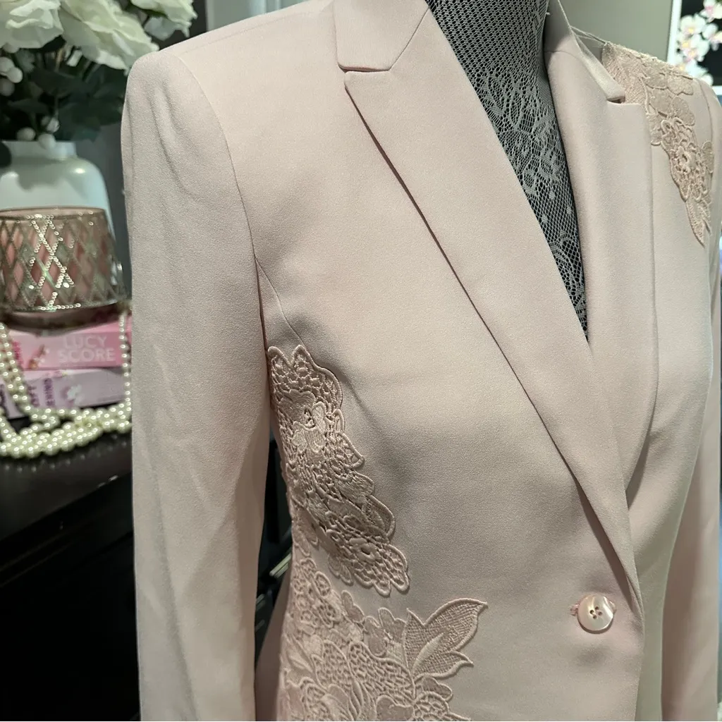 Carlisle Blush Pink Lace Appliqué Blazer Jacket – Tailored Elegant Size 4 - Image 5