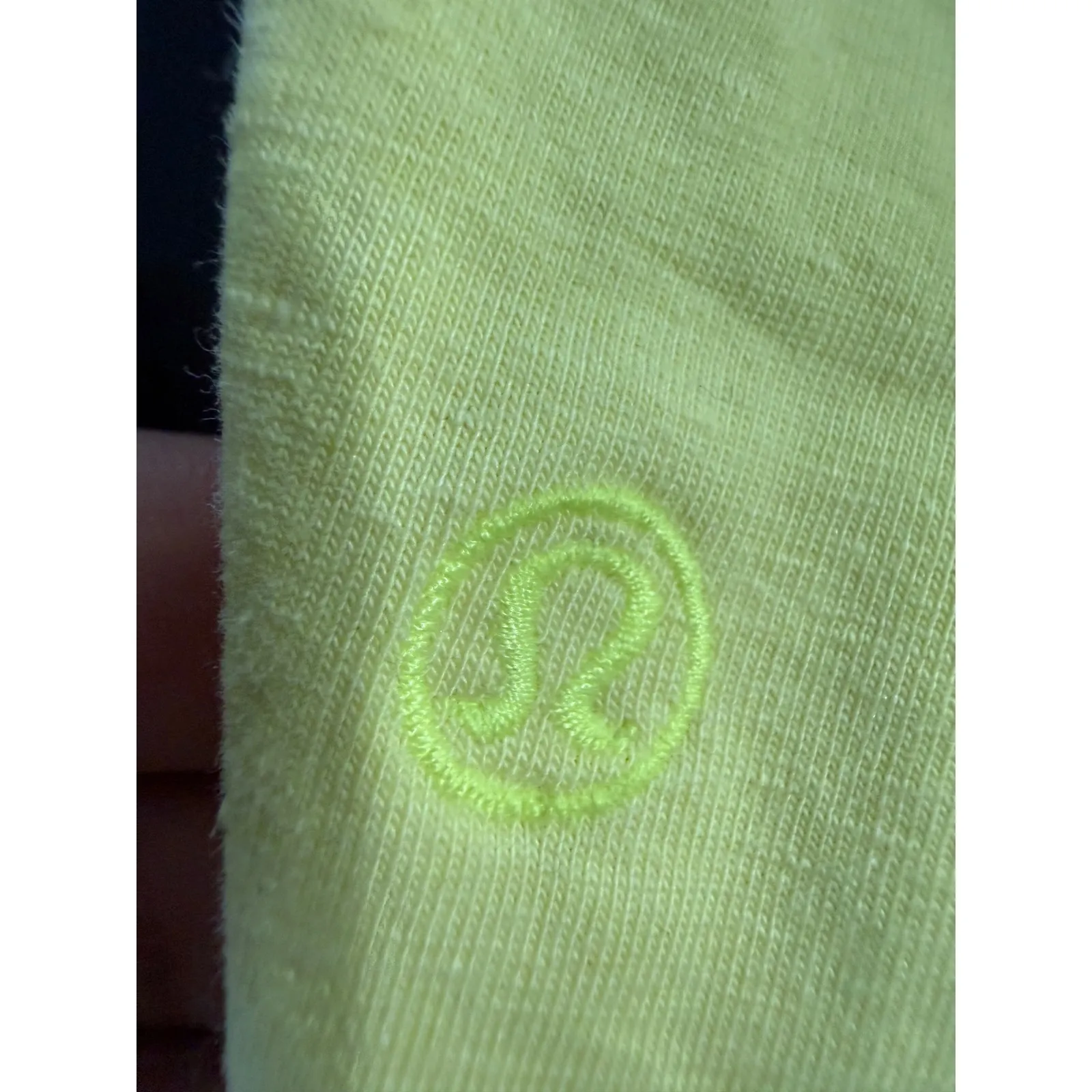 Lululemon Light Yellow Athletic Tank Top Women's Size 6 - Image 4