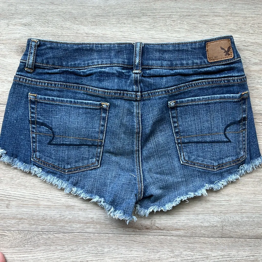 American Eagle Denim Shorts Floral Stretch - Image 2