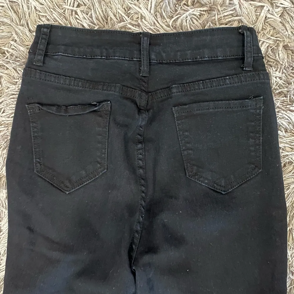 SHEIN - High Waisted Grommet Eyelet Lace-Up Skinny Jeans - Image 10