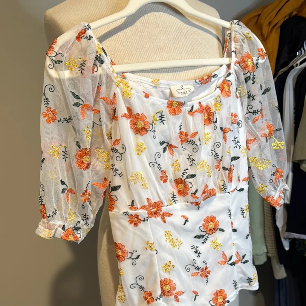 White Cream Ruffled Fitted 3/4 Sleeve Blouse Size L - Image 5